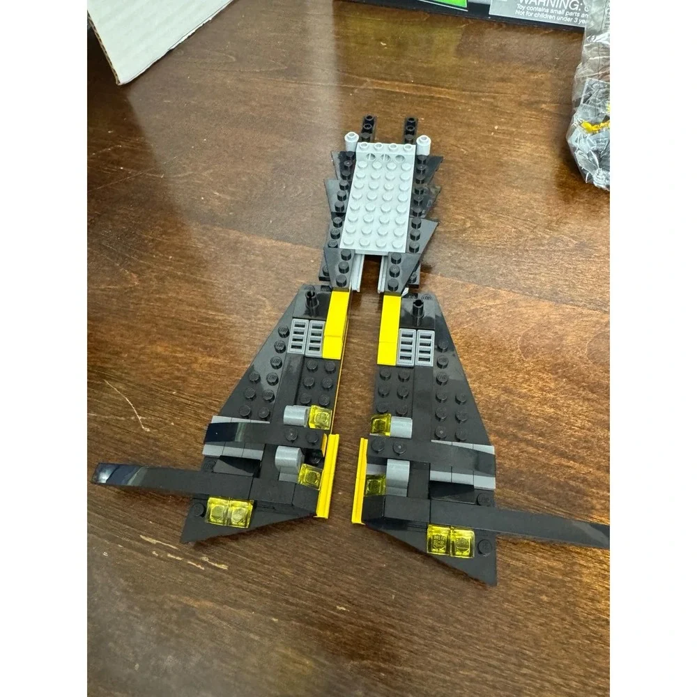 Lego Super Heroes: 76013 Batwing Vehicle Only + Box & Manuals - Incomplete Set